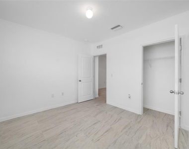 605 Blue Point Drive - Photo Thumbnail 29