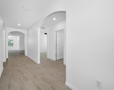 605 Blue Point Drive - Photo Thumbnail 24
