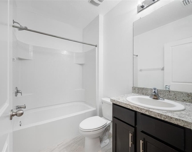 605 Blue Point Drive - Photo Thumbnail 33