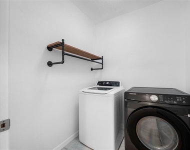 605 Blue Point Drive - Photo Thumbnail 36