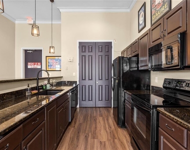 1810 E Palm Avenue - Photo Thumbnail 10