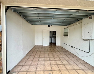 7523 Blossom Avenue - Photo Thumbnail 15