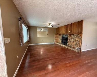 7523 Blossom Avenue - Photo Thumbnail 6