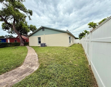 7523 Blossom Avenue - Photo Thumbnail 32