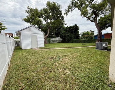 7523 Blossom Avenue - Photo Thumbnail 33