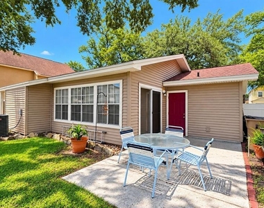 7608 Glades Ct - Photo Thumbnail 16