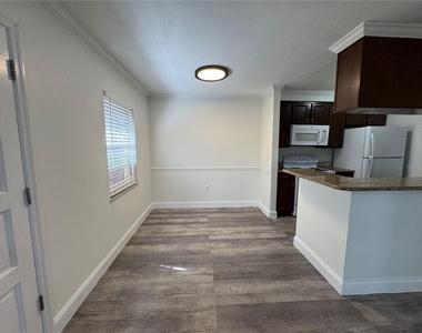 5306 W Kennedy Boulevard - Photo Thumbnail 7
