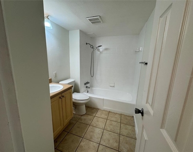 5306 W Kennedy Boulevard - Photo Thumbnail 23