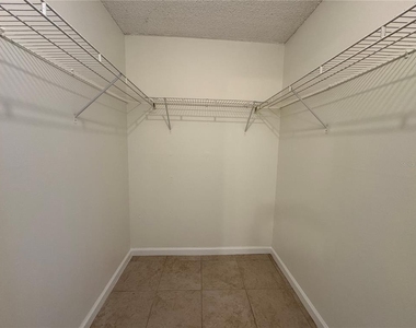 5306 W Kennedy Boulevard - Photo Thumbnail 19