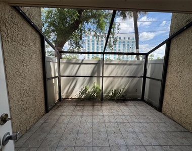5306 W Kennedy Boulevard - Photo Thumbnail 11