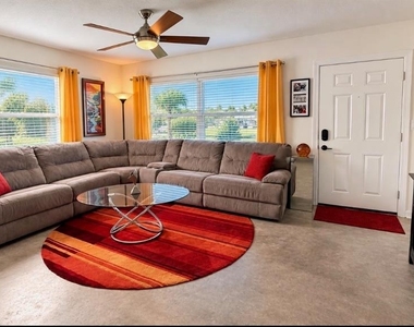 3952 14th Avenue N - Photo Thumbnail 4