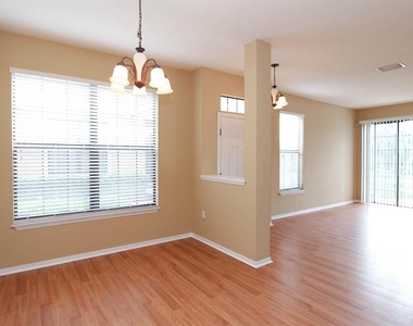 16515 Kingletridge Avenue - Photo Thumbnail 5