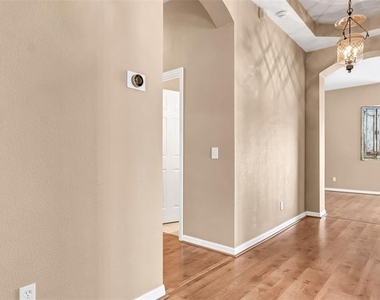 9918 Hartwell Bridge Circle - Photo Thumbnail 6