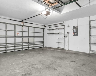 9918 Hartwell Bridge Circle - Photo Thumbnail 32