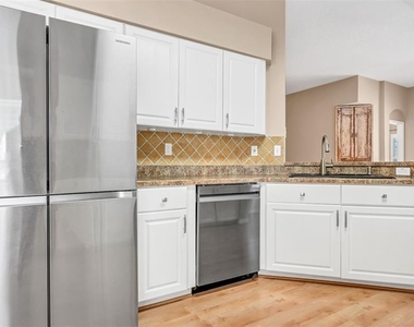 9918 Hartwell Bridge Circle - Photo Thumbnail 10