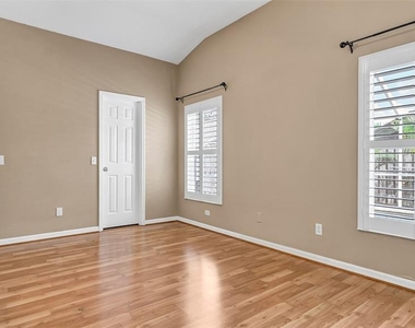 9918 Hartwell Bridge Circle - Photo Thumbnail 22