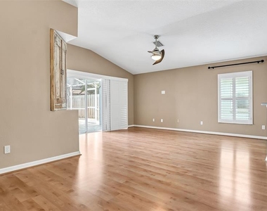 9918 Hartwell Bridge Circle - Photo Thumbnail 15