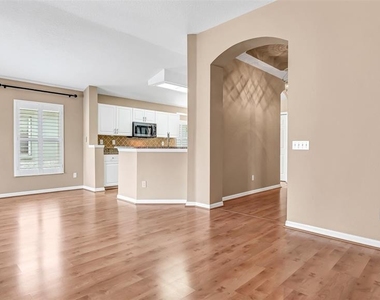 9918 Hartwell Bridge Circle - Photo Thumbnail 14
