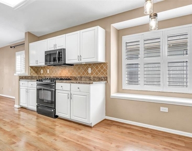 9918 Hartwell Bridge Circle - Photo Thumbnail 9