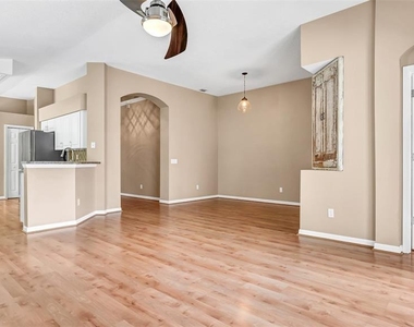 9918 Hartwell Bridge Circle - Photo Thumbnail 12