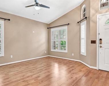9918 Hartwell Bridge Circle - Photo Thumbnail 3