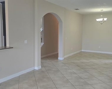 20113 Satin Leaf Avenue - Photo Thumbnail 5