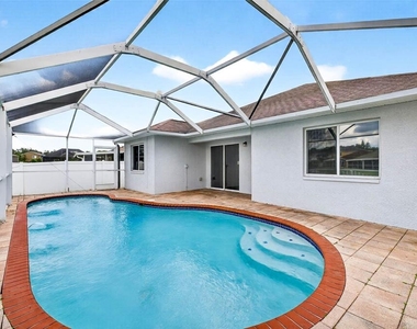 1434 Ocean Reef Road - Photo Thumbnail 12