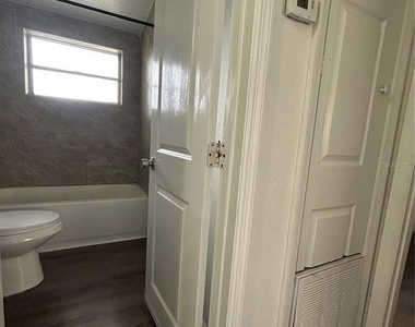 5206 S 84th Street - Photo Thumbnail 12