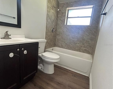 5206 S 84th Street - Photo Thumbnail 14