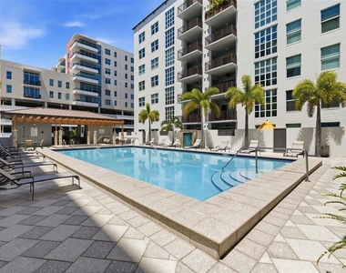 1227 E Madison Street - Photo Thumbnail 35