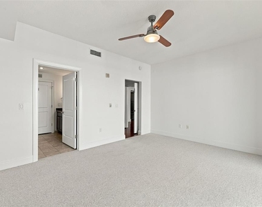1227 E Madison Street - Photo Thumbnail 19