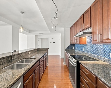 1227 E Madison Street - Photo Thumbnail 13