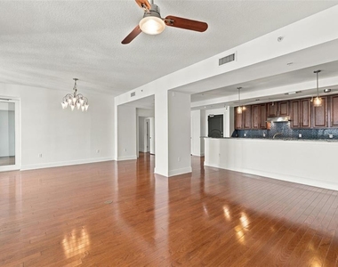 1227 E Madison Street - Photo Thumbnail 9