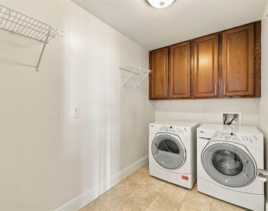 1227 E Madison Street - Photo Thumbnail 18
