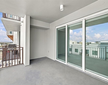 1227 E Madison Street - Photo Thumbnail 31