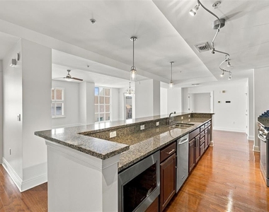 1227 E Madison Street - Photo Thumbnail 17