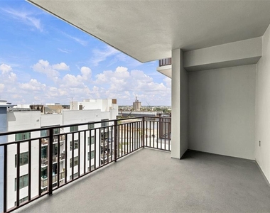 1227 E Madison Street - Photo Thumbnail 11