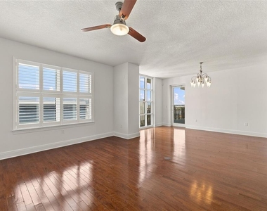 1227 E Madison Street - Photo Thumbnail 6