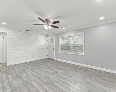 5143 Newton Avenue S - Photo Thumbnail 5