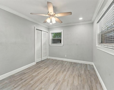 5143 Newton Avenue S - Photo Thumbnail 9