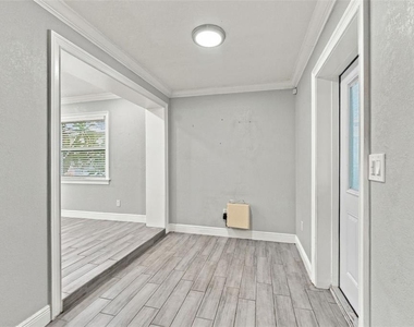 5143 Newton Avenue S - Photo Thumbnail 14