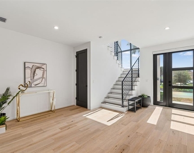 94 W Davis Blvd. - Photo Thumbnail 10