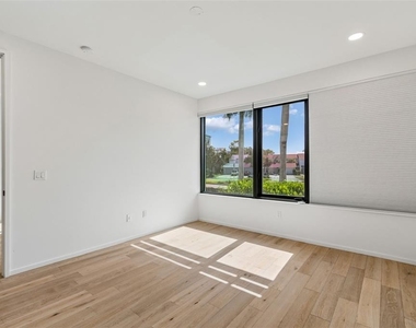 94 W Davis Blvd. - Photo Thumbnail 19