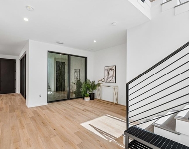 94 W Davis Blvd. - Photo Thumbnail 12