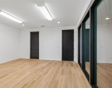 94 W Davis Blvd. - Photo Thumbnail 14