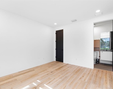 94 W Davis Blvd. - Photo Thumbnail 20