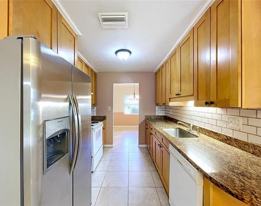 903 Tangelo Place - Photo Thumbnail 6