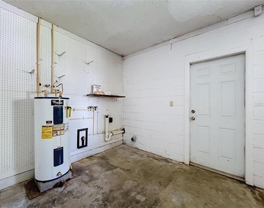 903 Tangelo Place - Photo Thumbnail 14
