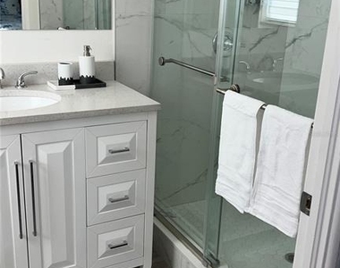 5151 Duhme Road - Photo Thumbnail 22