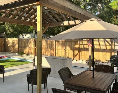 5151 Duhme Road - Photo Thumbnail 9